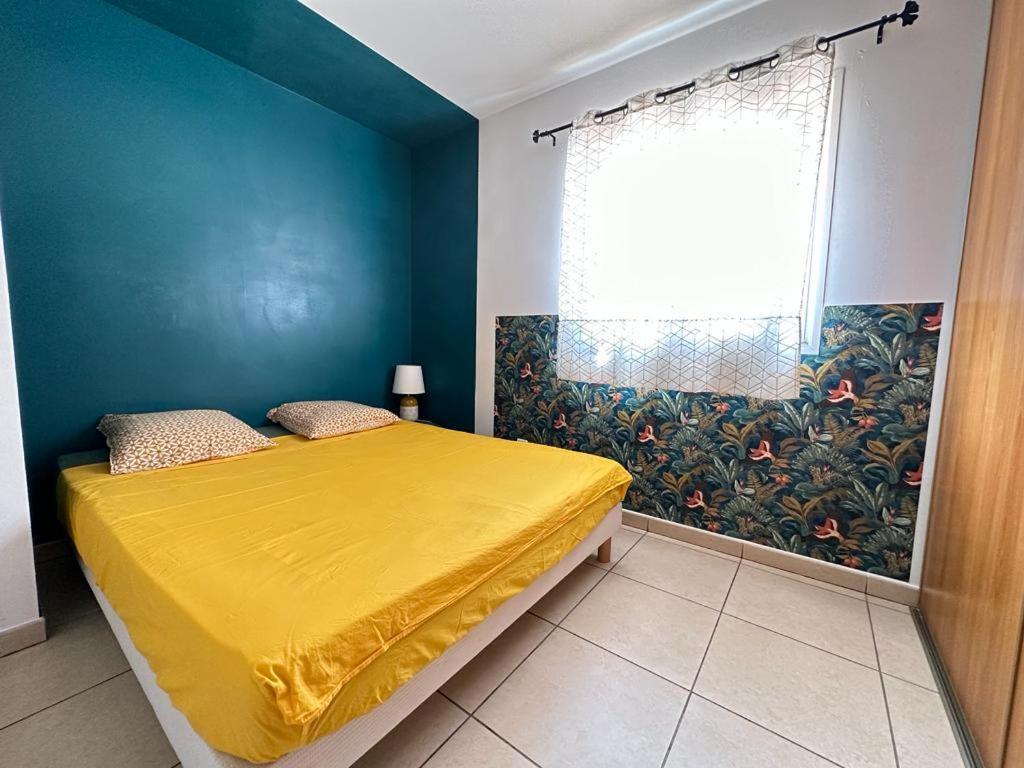 Appartement T3 Proche Aeroport Et Nordev Sainte Clotilde Exterior photo