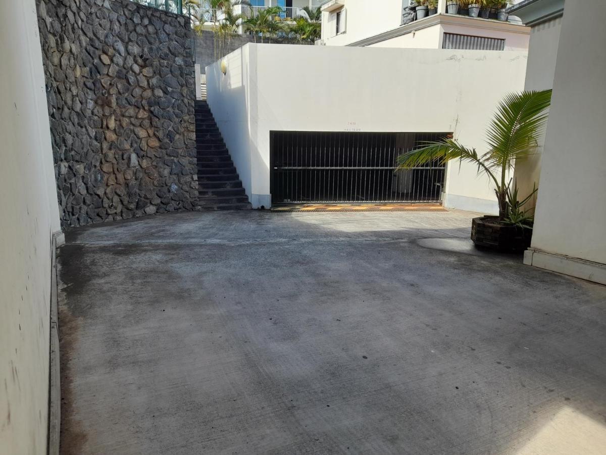 Appartement T3 Proche Aeroport Et Nordev Sainte Clotilde Exterior photo